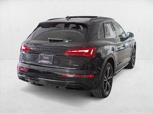 Certified 2025 Audi Q5 2.0T Premium Plus image 5