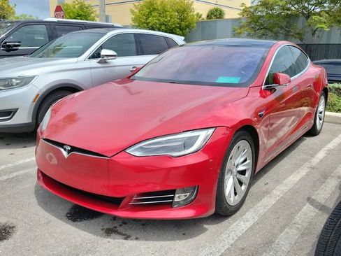 Used 2017 Tesla Model S 60 RWD image 3