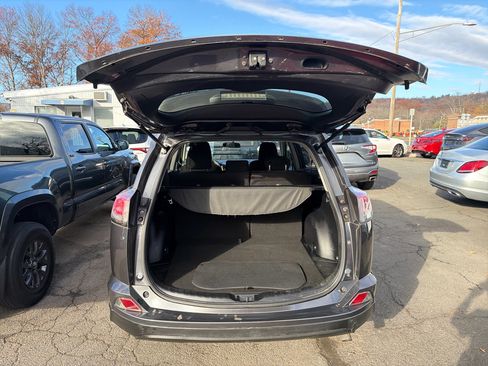 Used 2016 Toyota RAV4 LE image 10
