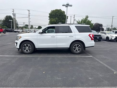 Used 2019 Ford Expedition XLT w/ Equipment Group 201A AWD/4WD image 3