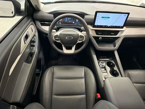 Certified 2025 Ford Explorer Active w/ Active Comfort Package AWD/4WD image 29
