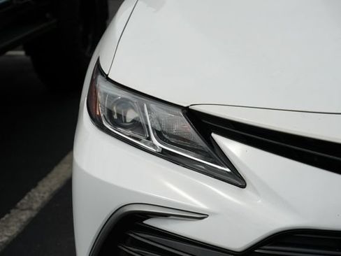 Used 2021 Toyota Camry LE FWD image 3