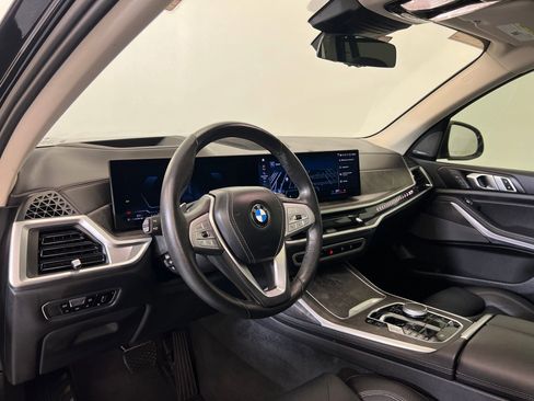 Certified 2023 BMW X7 xDrive40i w/ Premium Package image 4