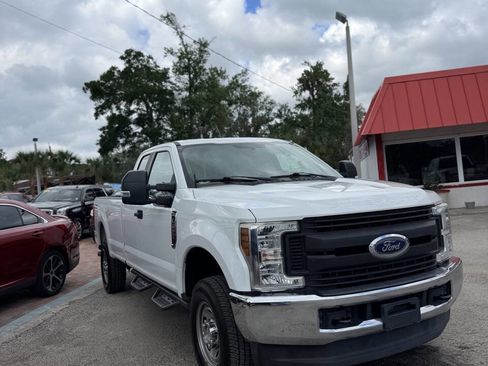 Used 2018 Ford F250 XL w/ Power Equipment Group AWD/4WD image 2