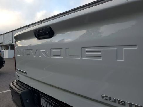 Used 2024 Chevrolet Silverado 2500 Custom w/ Custom Value Package AWD/4WD image 6