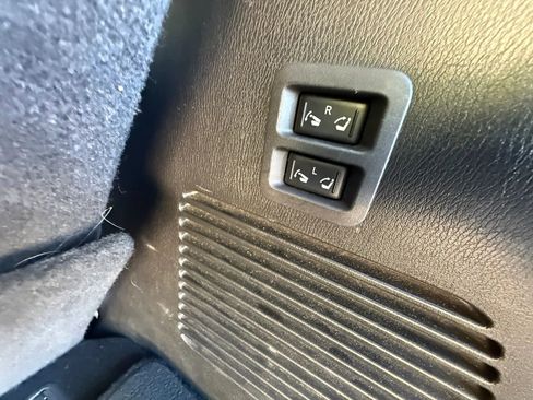 Used 2019 Nissan Armada SL w/ Premium Package image 12