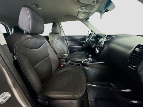 Used 2019 Kia Soul Base image 28
