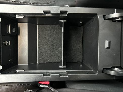 Used 2022 MAZDA MAZDA3 s image 29