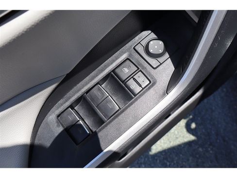 Used 2023 Toyota RAV4 XLE FWD image 17
