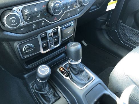 New 2026 Jeep Gladiator Sport AWD/4WD image 18