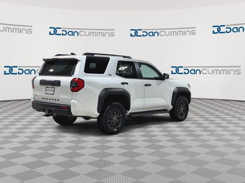 Used 2025 Toyota 4Runner SR5 AWD/4WD image 8