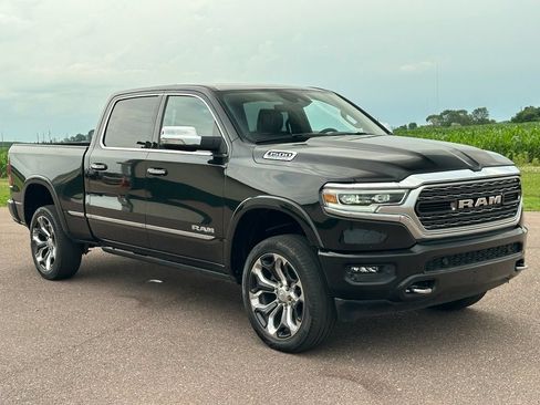 Used 2022 RAM 1500 Limited w/ Body-Colour Bumper Group AWD/4WD image 7
