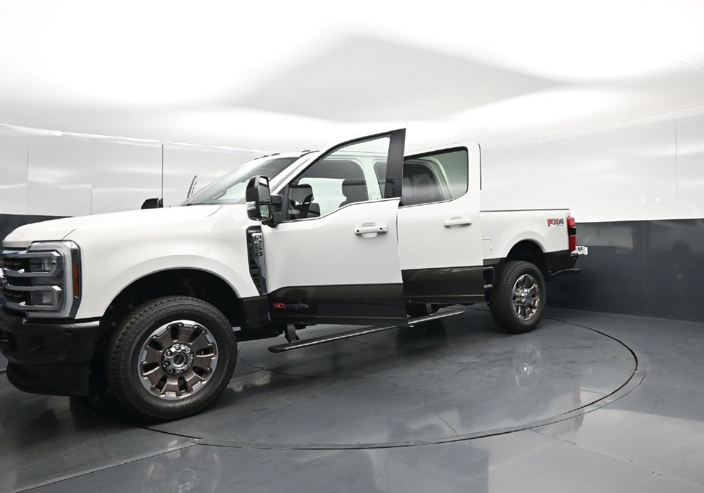 Certified 2025 Ford F250 King Ranch AWD/4WD image 30