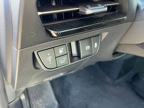 Certified 2025 Kia EV6 Wind image 18
