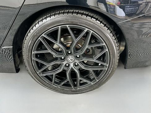 Used 2017 Honda Accord Touring image 32