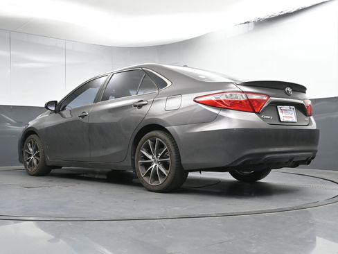 Used 2015 Toyota Camry XLE image 28