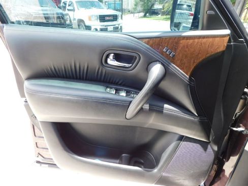 Used 2015 INFINITI QX80 Luxe w/ 22" Wheel Package RWD image 39