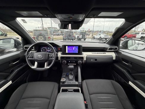 Used 2024 Toyota Tacoma TRD Off-Road image 11