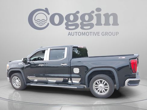 Used 2021 GMC Sierra 1500 SLT w/ X31 Off-Road Package AWD/4WD image 3