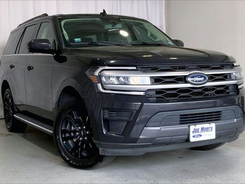 Used 2022 Ford Expedition XLT image 1