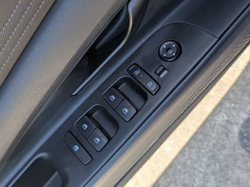 Used 2025 Hyundai Elantra Sport FWD image 27