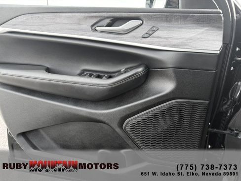 Used 2024 Jeep Grand Cherokee L Limited w/ Luxury Tech Group II image 10