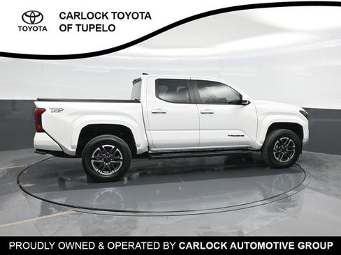 Used 2025 Toyota Tacoma TRD Sport image 4