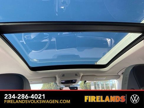 New 2025 Volkswagen Tiguan SE image 58