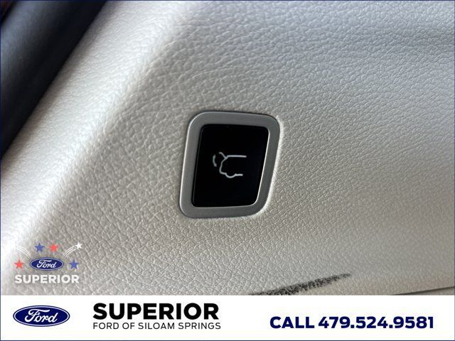 Used 2024 Chrysler Pacifica Limited FWD image 9
