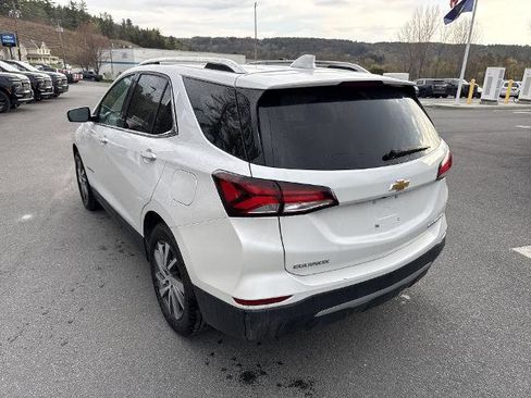 Used 2023 Chevrolet Equinox Premier AWD/4WD image 2
