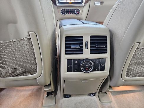 Used 2014 Mercedes-Benz GL 550 4MATIC image 29