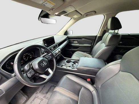 Used 2025 Honda Pilot EX-L image 19