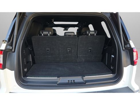 Used 2019 Lincoln Navigator Reserve AWD/4WD image 13