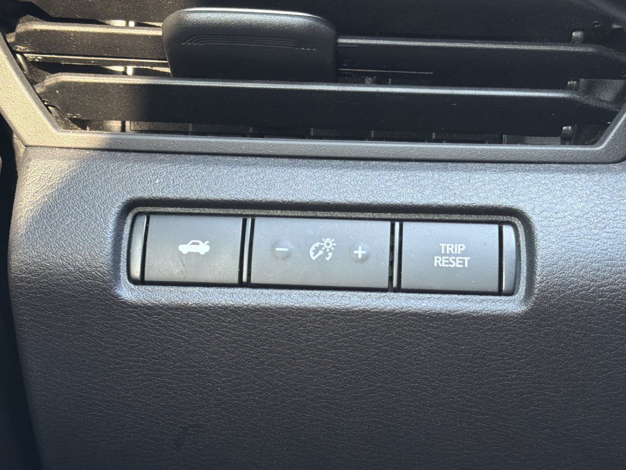 Certified 2025 Nissan Altima 2.5 SR w/ SR Premium Package FWD image 10
