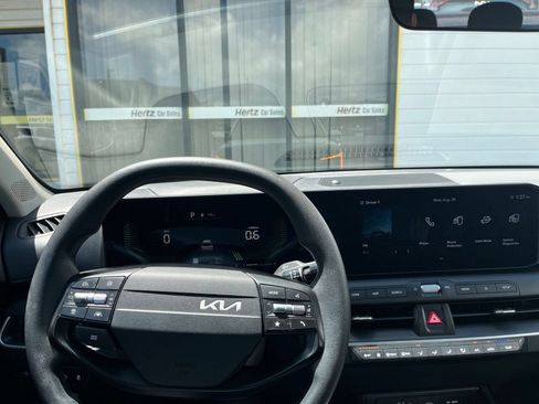 Used 2025 Kia K4 FWD image 55