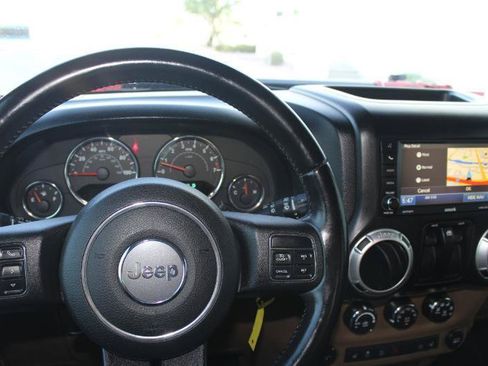 Used 2012 Jeep Wrangler Rubicon w/ PWR Convenience Group AWD/4WD image 20