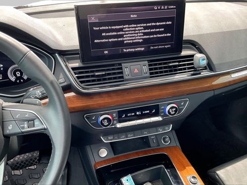 Used 2023 Audi Q5 e Premium w/ Convenience Package AWD/4WD image 7