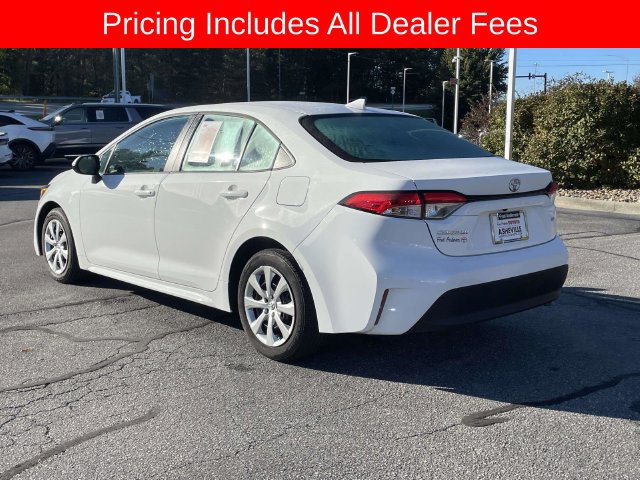 Used 2025 Toyota Corolla LE FWD image 3