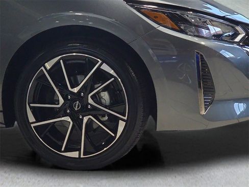 Used 2025 Nissan Sentra SR image 10