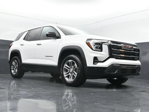 Used 2025 GMC Terrain Elevation AWD/4WD image 41