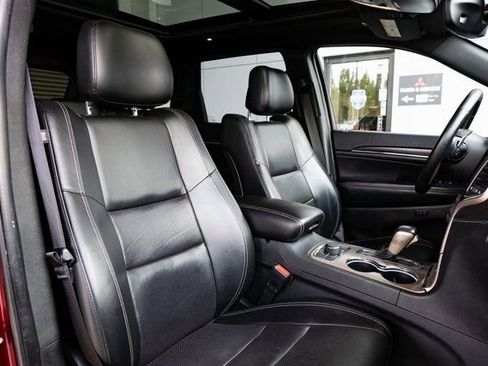 Used 2017 Jeep Grand Cherokee Limited w/ Luxury Group II image 27