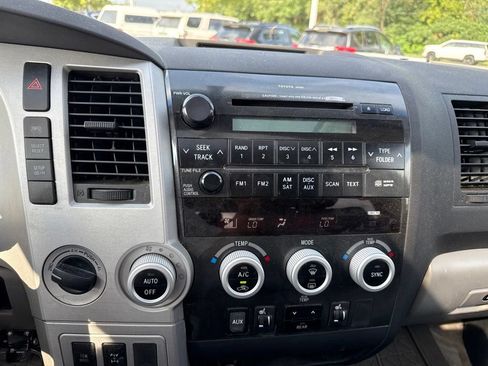 Used 2008 Toyota Sequoia SR5 w/ Leather Seat Pkg AWD/4WD image 19