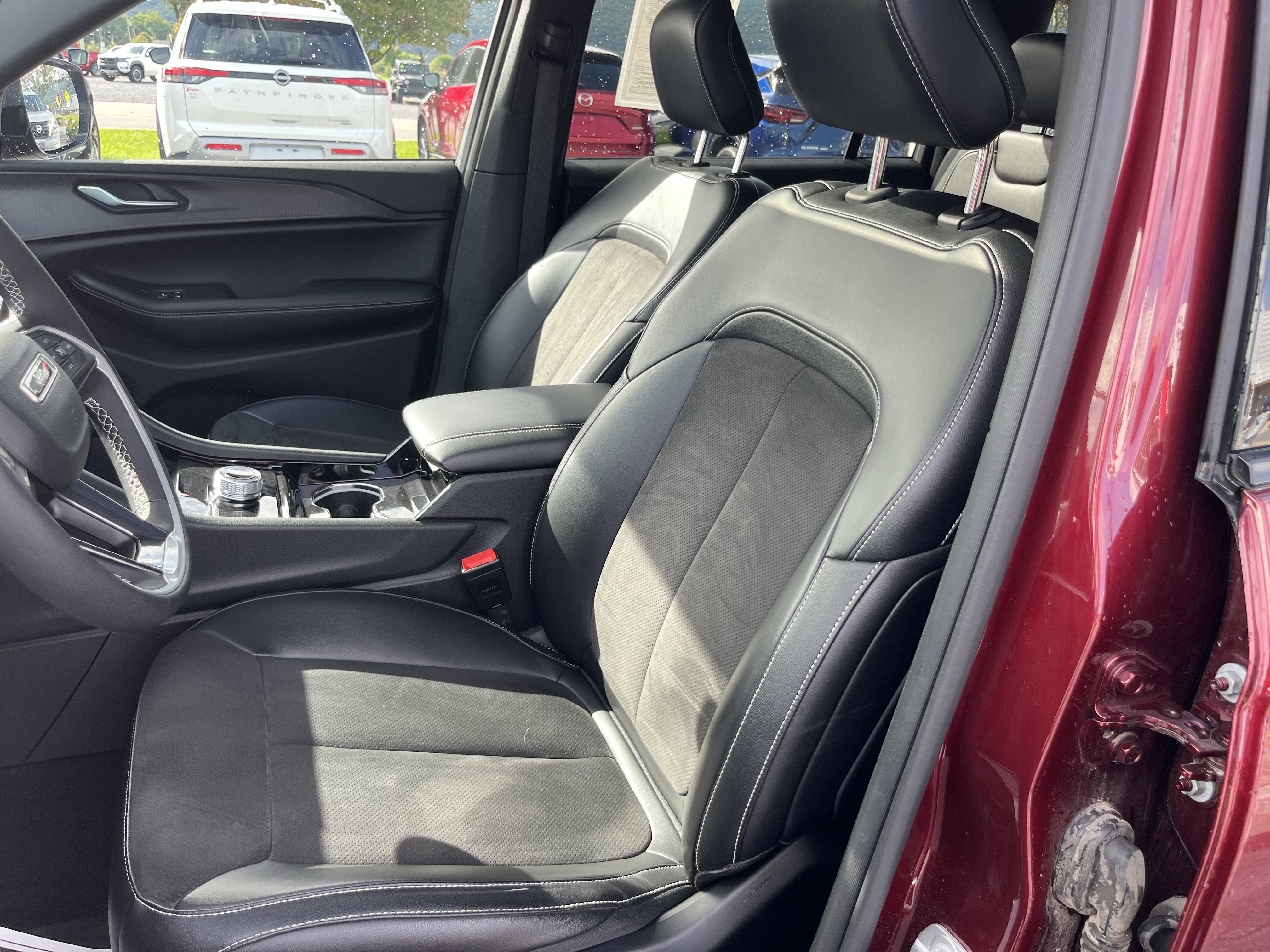 Used 2023 Jeep Grand Cherokee L Laredo AWD/4WD image 16