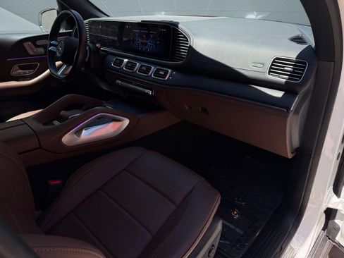 Used 2024 Mercedes-Benz GLS 450 4MATIC image 29