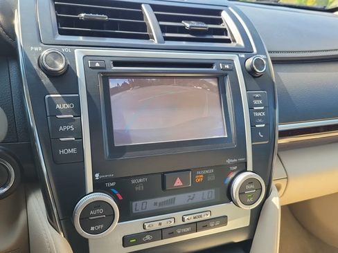 Used 2014 Toyota Camry XLE w/ Leather Package FWD image 20