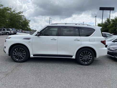 Used 2022 Nissan Armada Platinum w/ Captain's Chairs Package RWD image 3