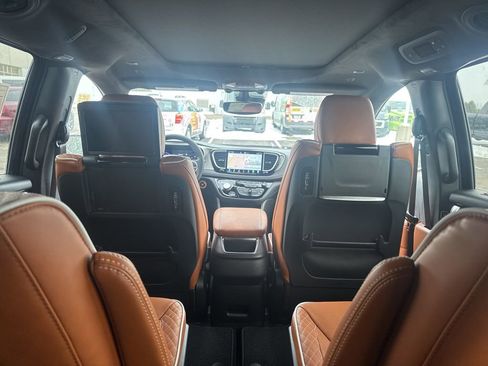 New 2026 Chrysler Pacifica Pinnacle AWD/4WD image 39