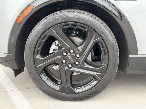 Used 2024 Chevrolet Equinox EV RS FWD image 9