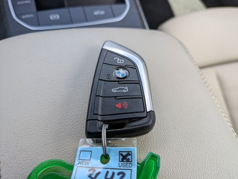 Used 2023 BMW M440i Convertible w/ Premium Package image 28