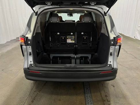 Certified 2023 Toyota Sienna LE FWD image 12